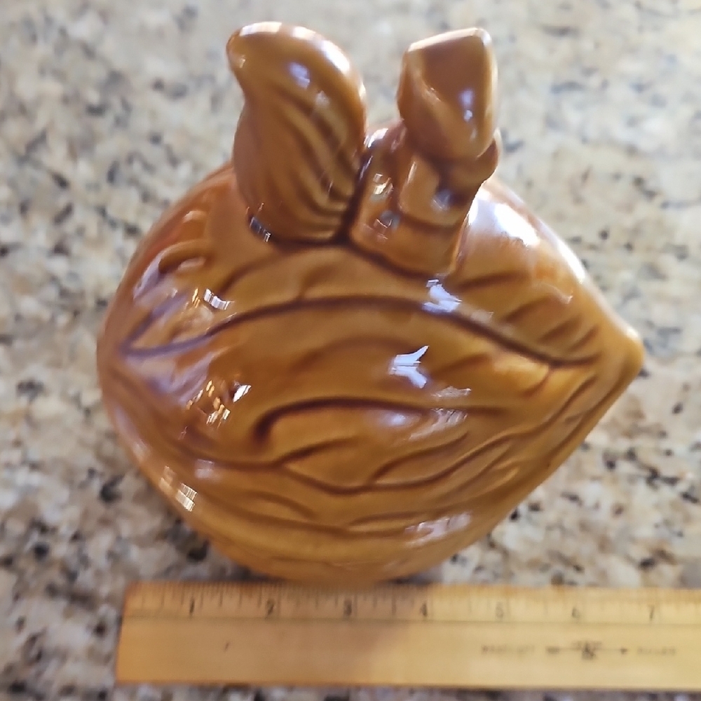 Vintage lidded 2 piece Ceramic Squirrel Acorn walnut Dish Container - Picture 8 of 10